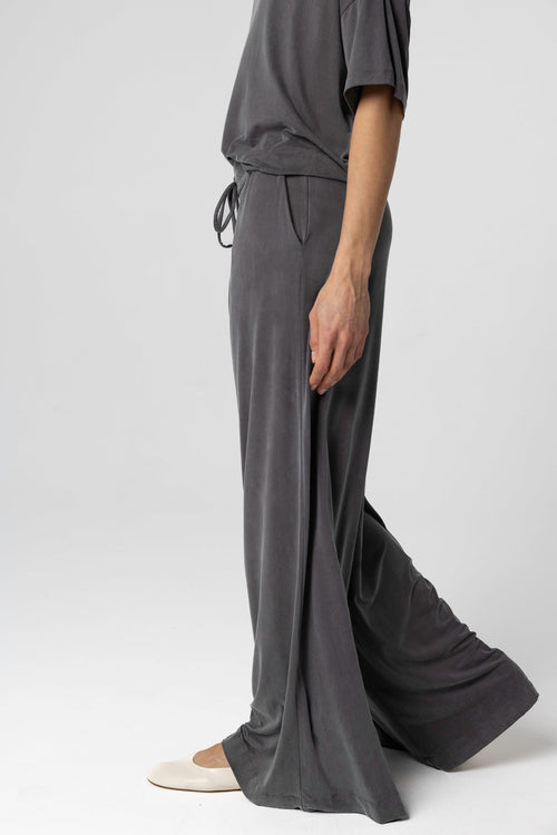 Hose aus Cupro/Elasthan in Dunkelgrau - MAJESTIC FILATURES